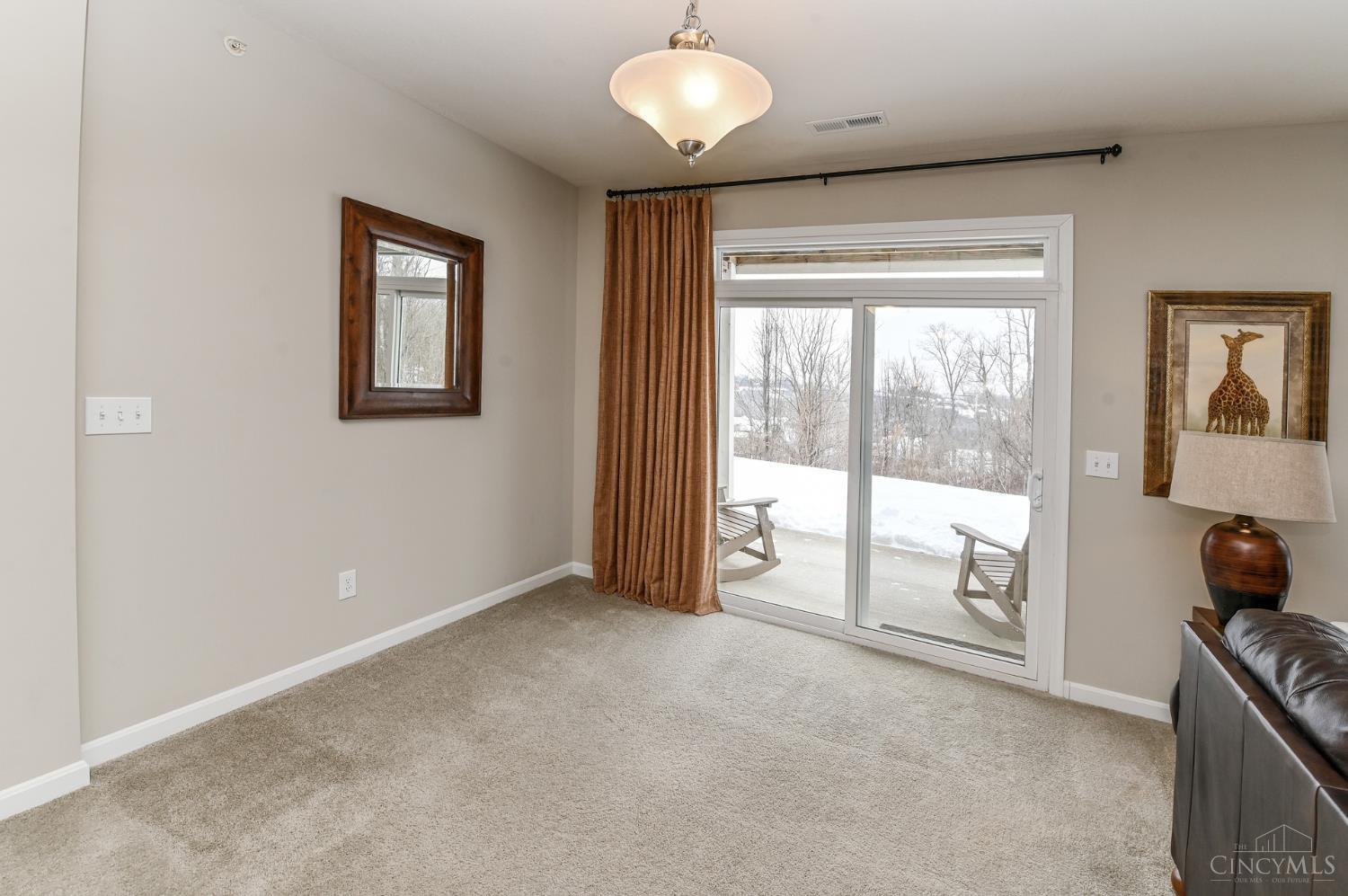 8041 Oakbridge Way 4-104