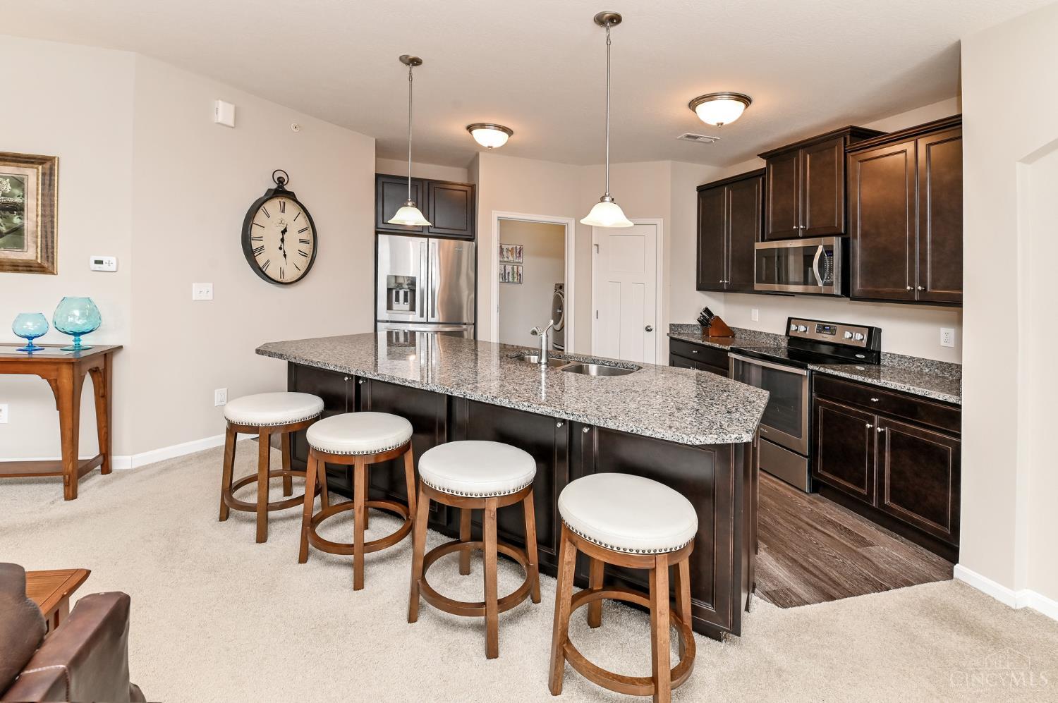 8041 Oakbridge Way 4-104