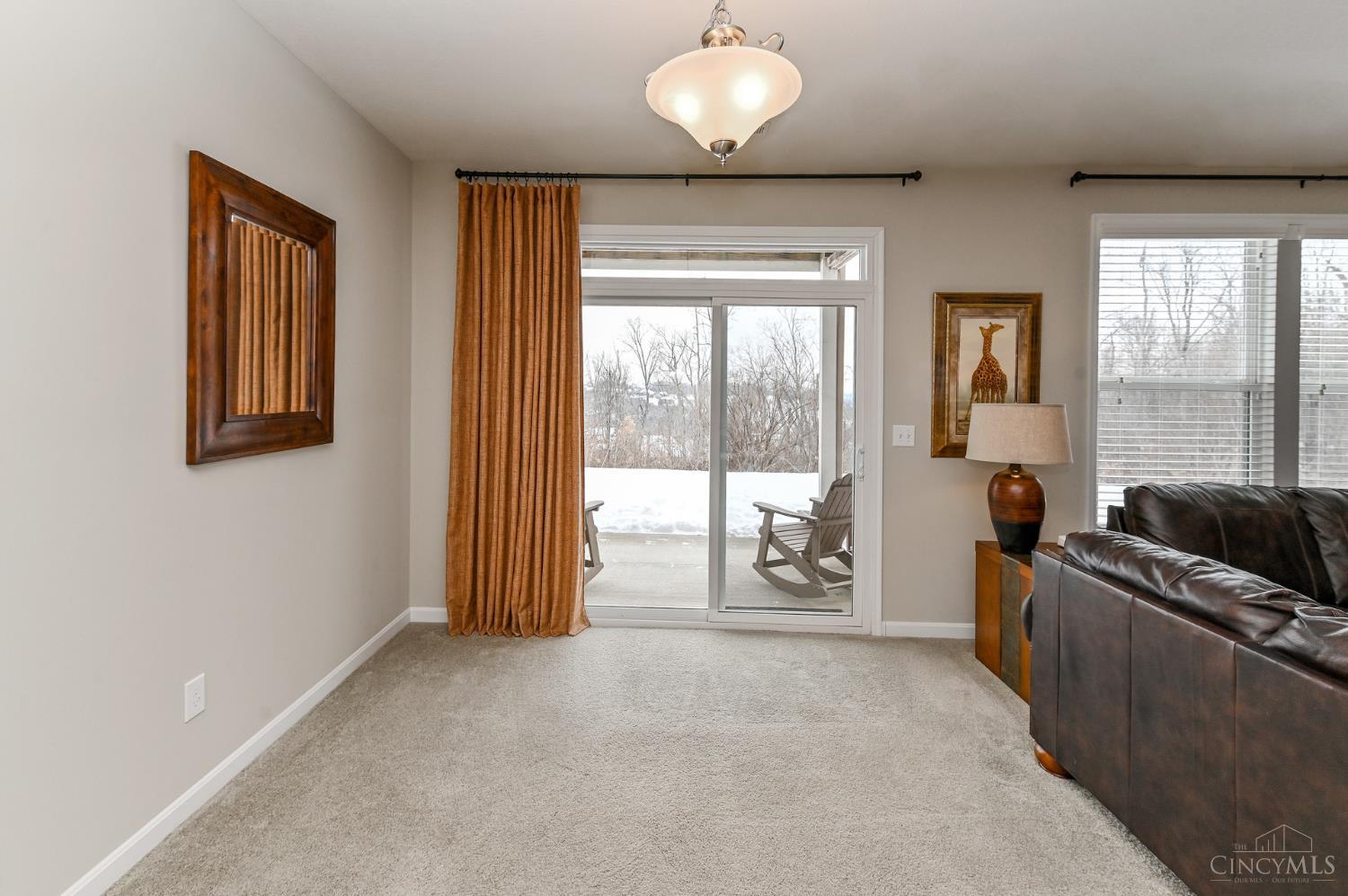 8041 Oakbridge Way 4-104