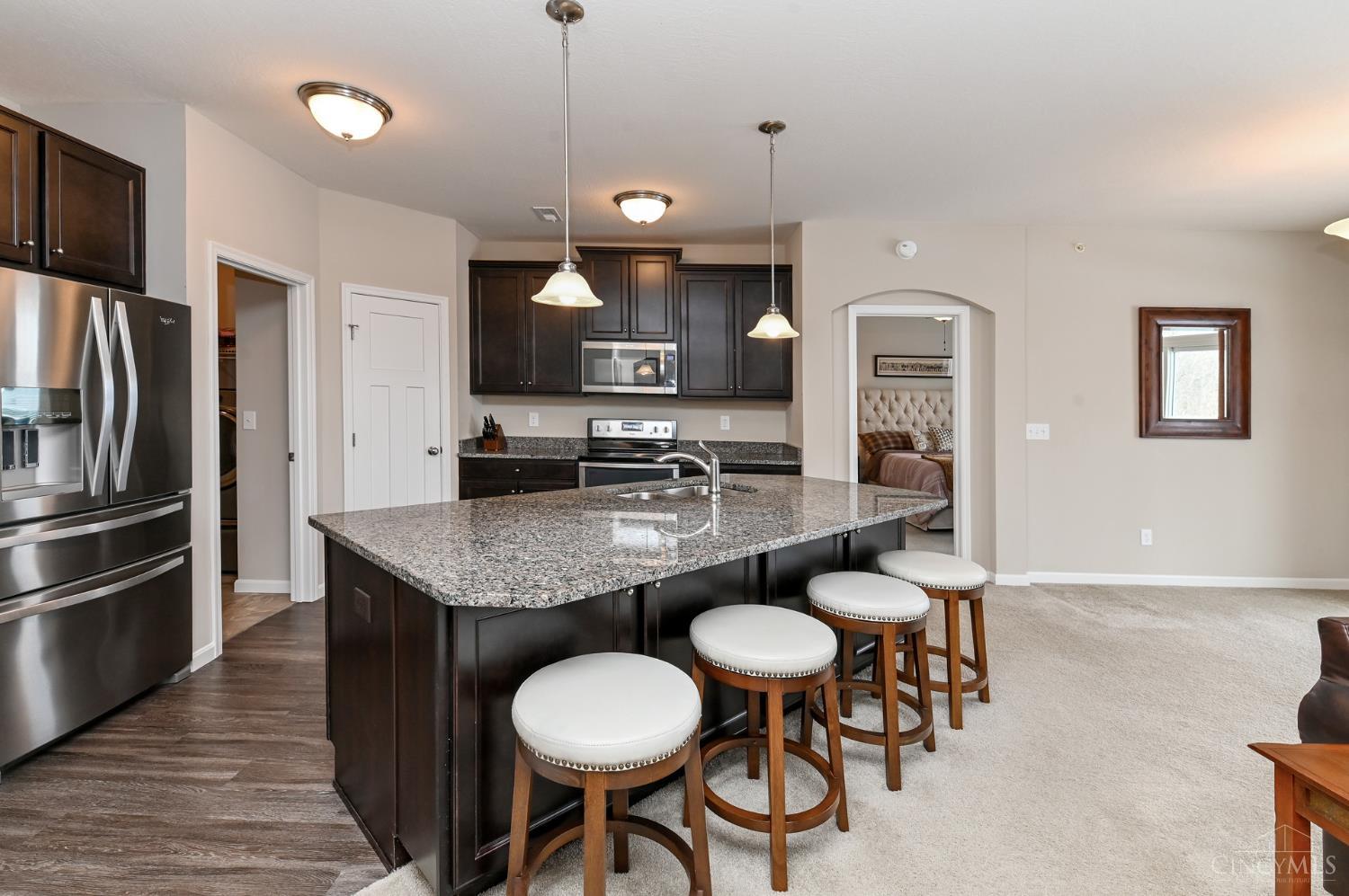 8041 Oakbridge Way 4-104