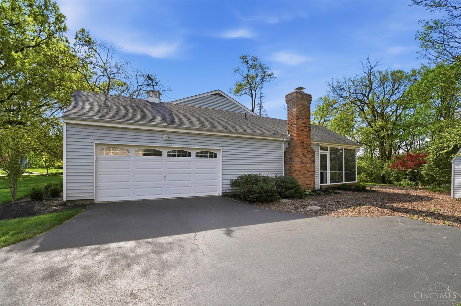 2633 Montchateau Drive