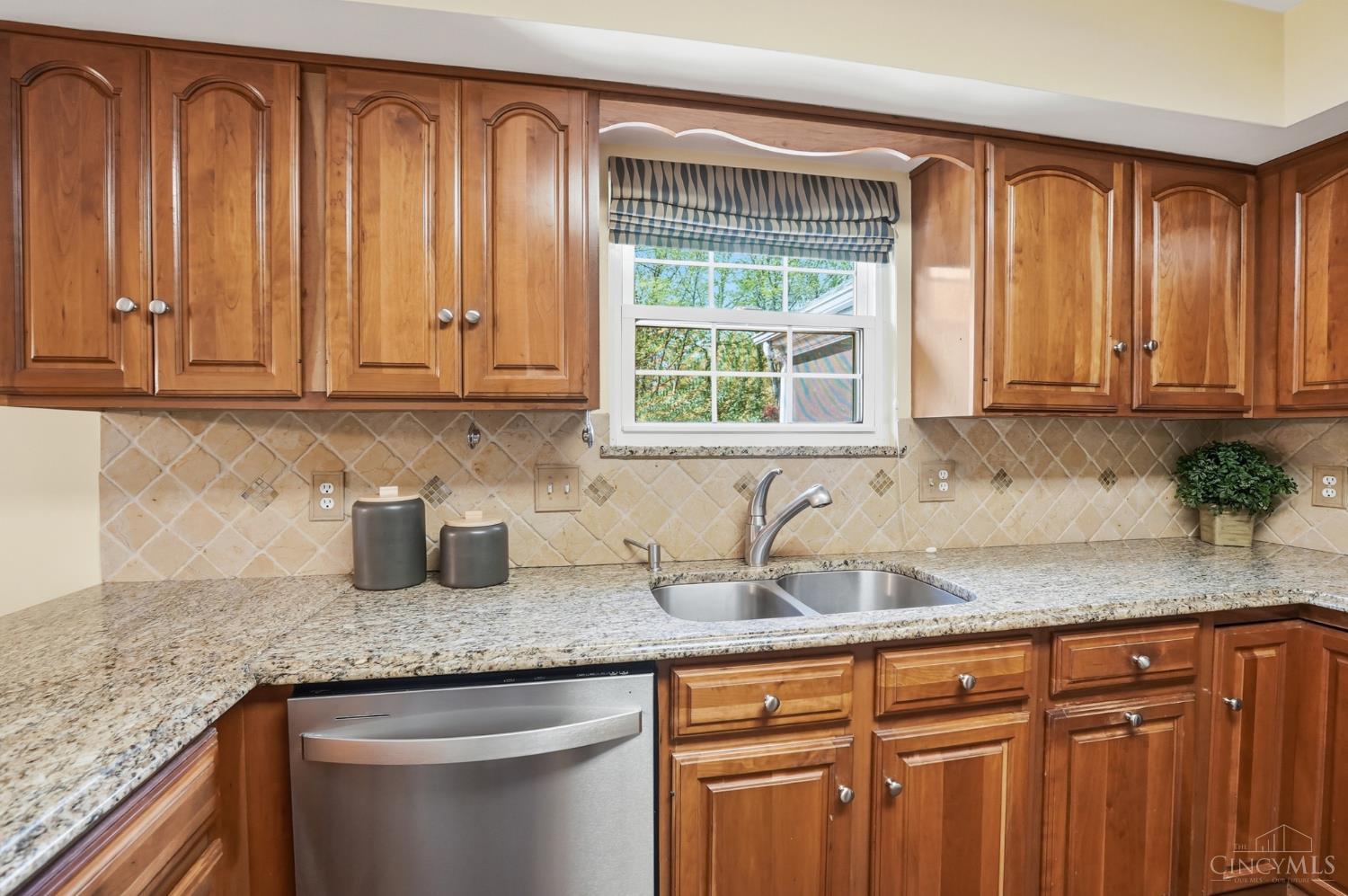 2633 Montchateau Drive
