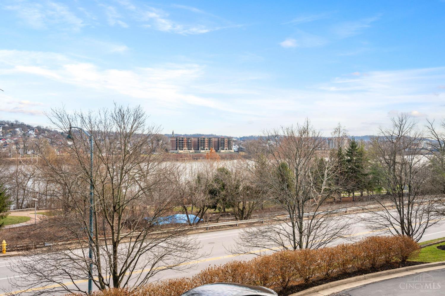 1464 Riverside Drive