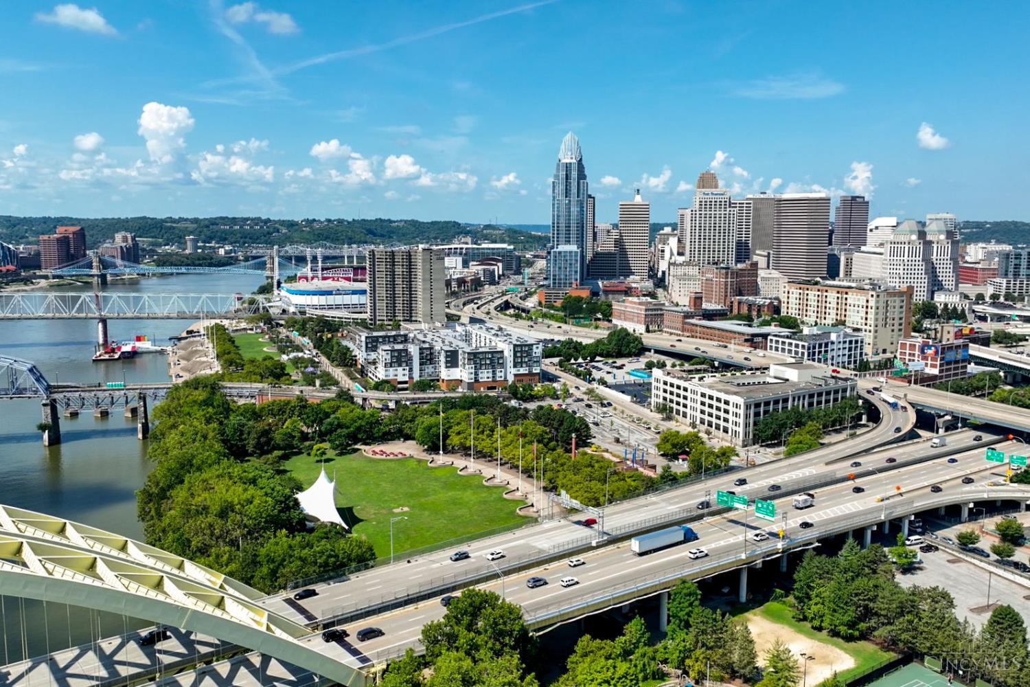 1464 Riverside Drive