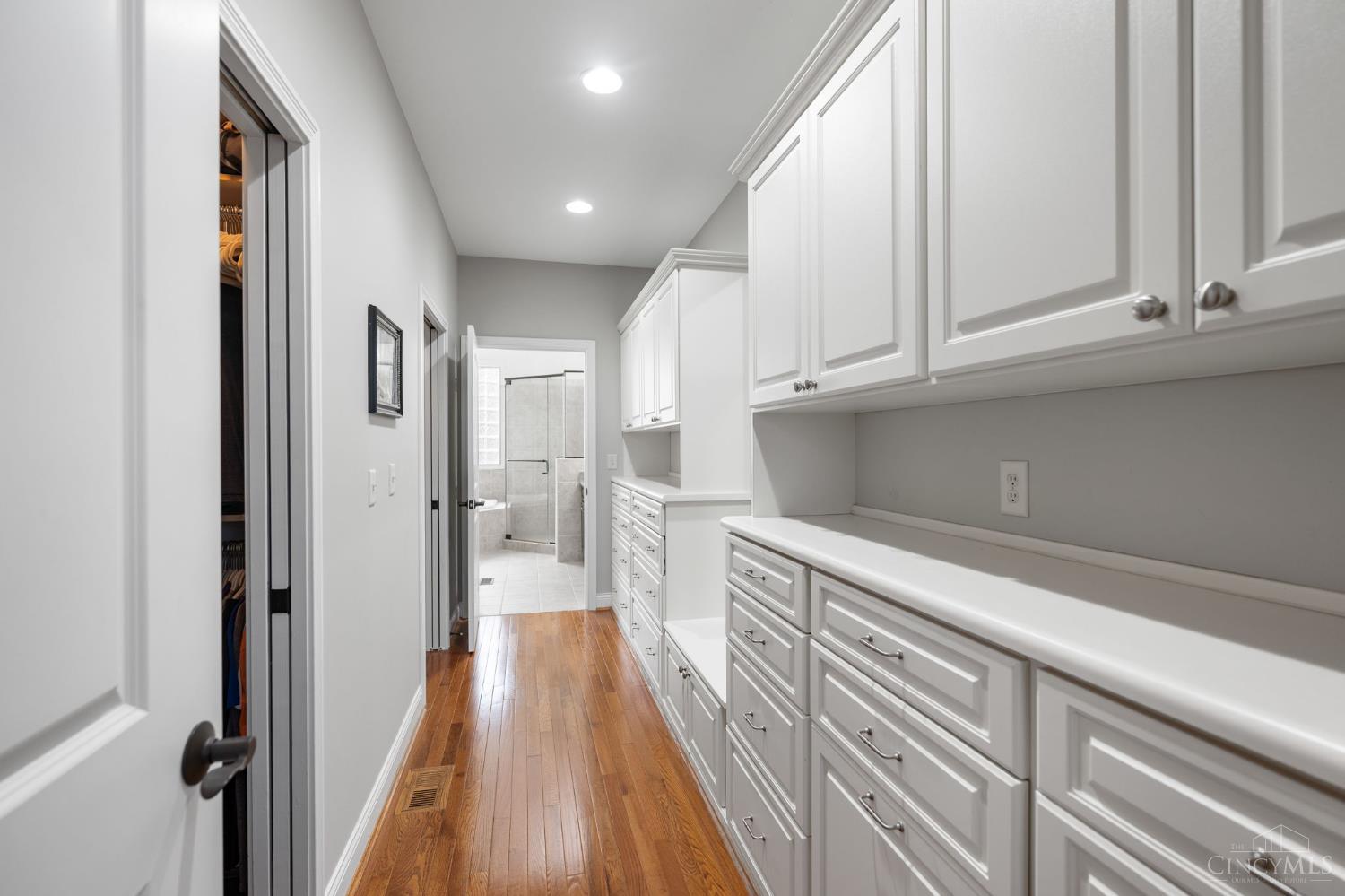 1464 Riverside Drive