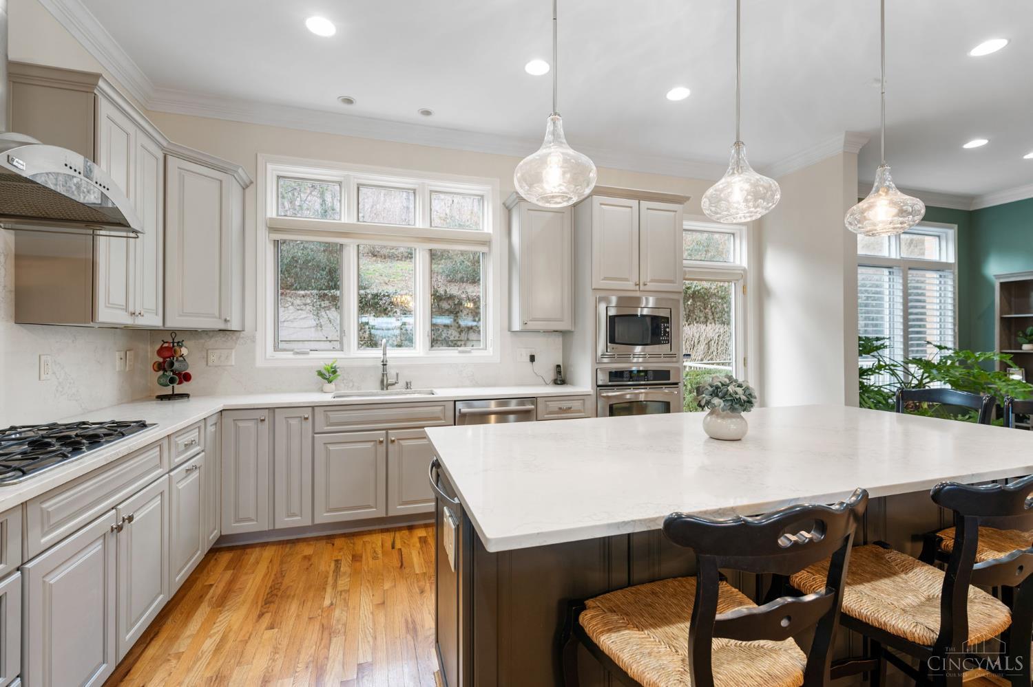 1464 Riverside Drive