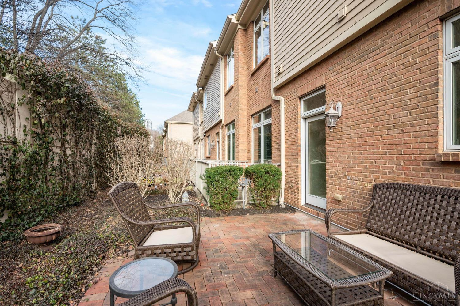 1464 Riverside Drive