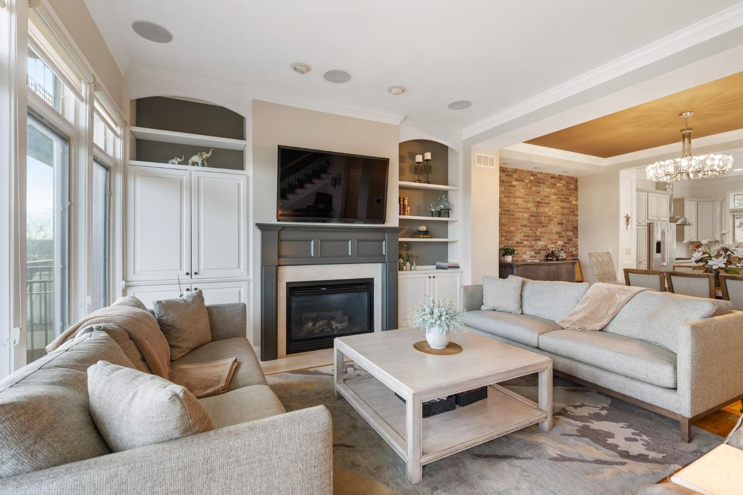 1464 Riverside Drive