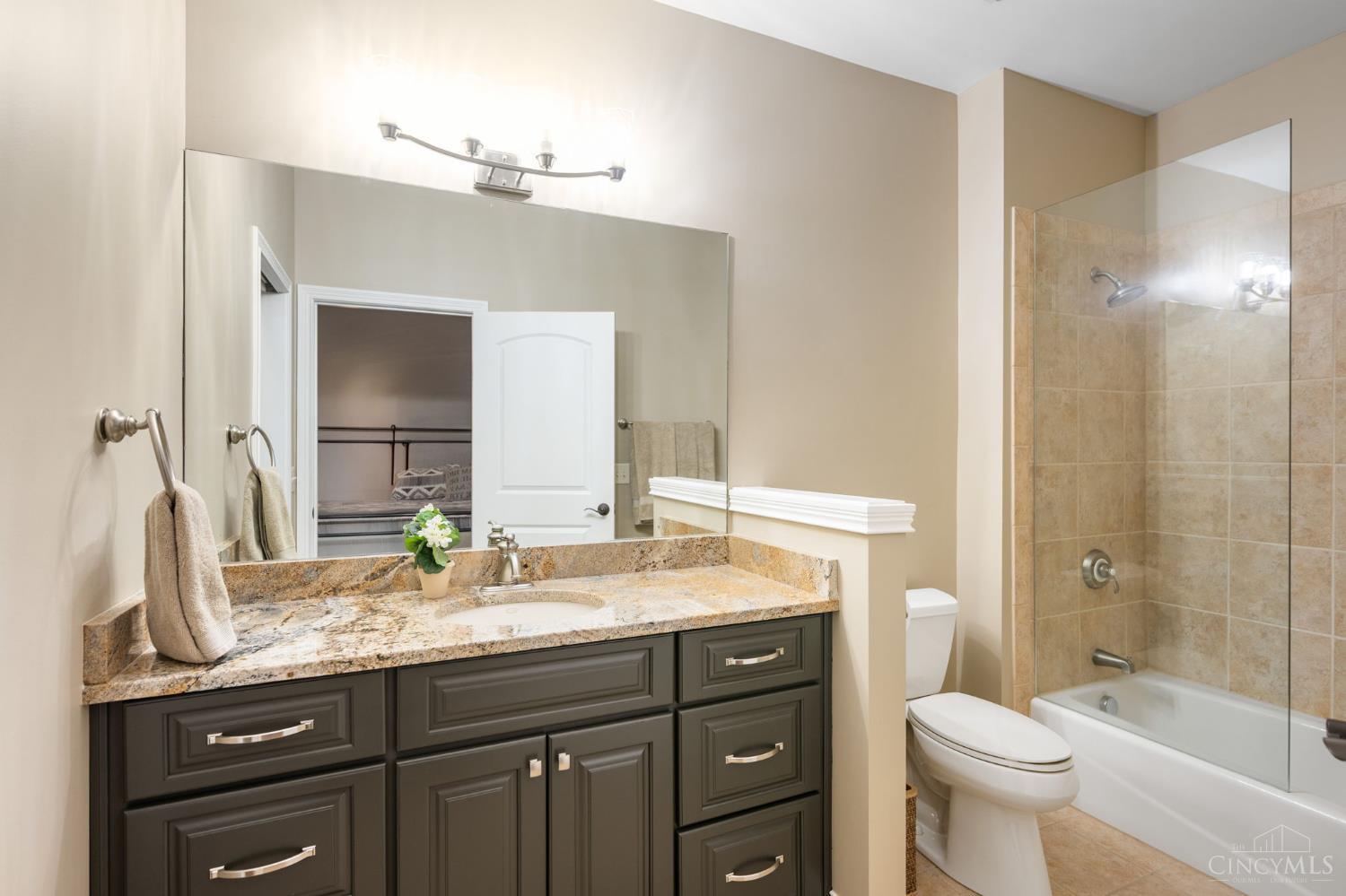 1464 Riverside Drive