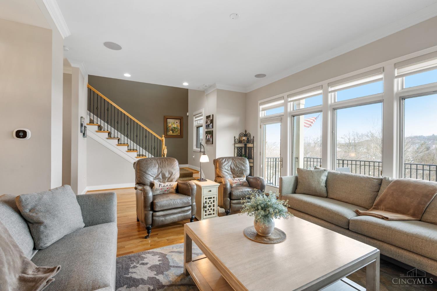 1464 Riverside Drive