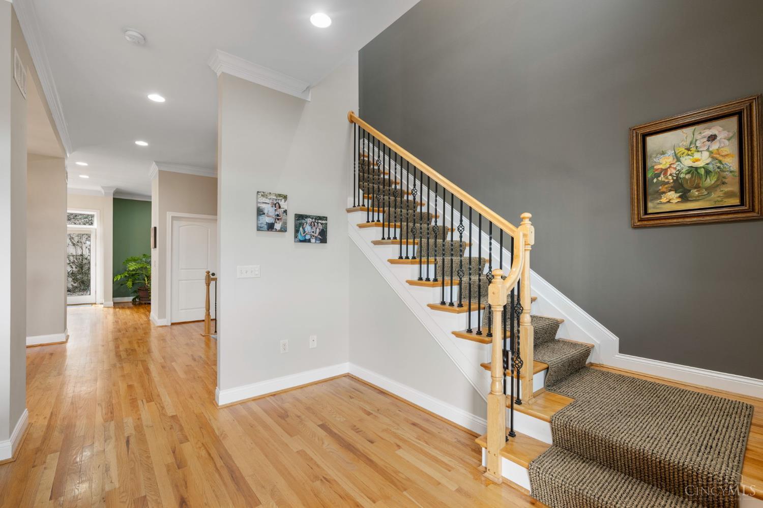 1464 Riverside Drive