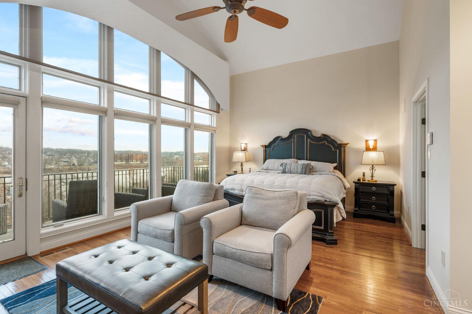 1464 Riverside Drive