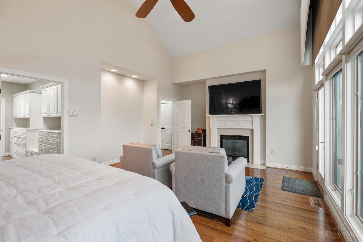 1464 Riverside Drive