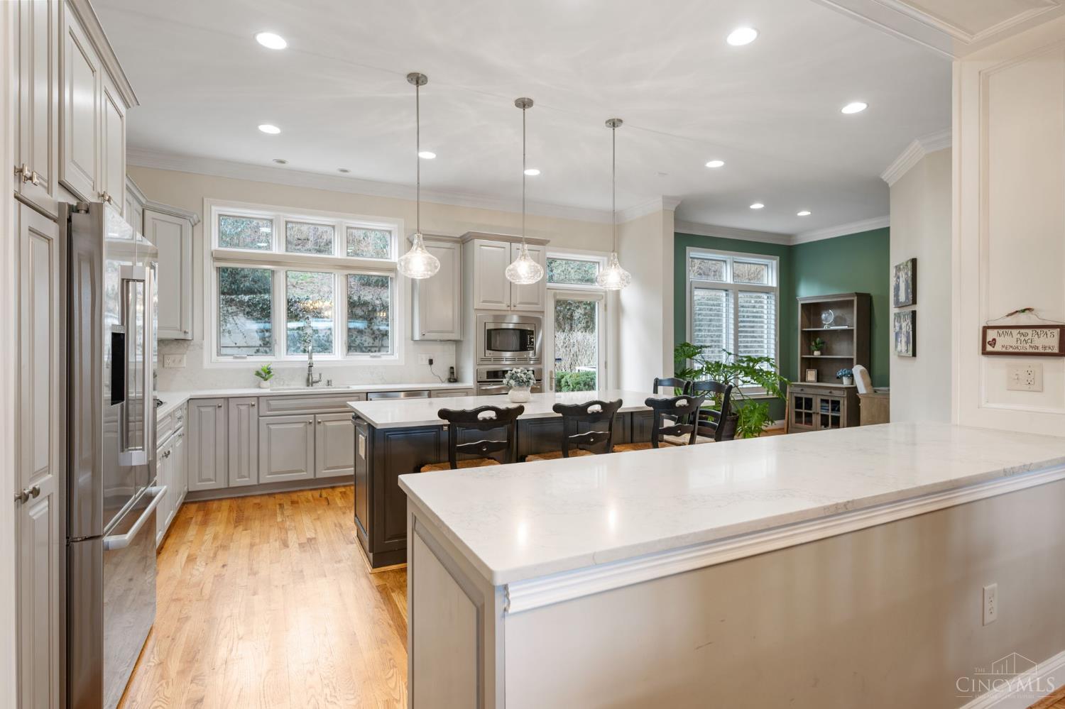 1464 Riverside Drive