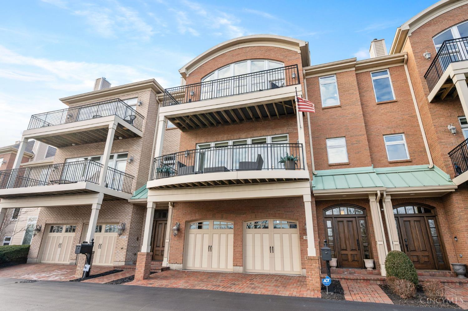 1464 Riverside Drive