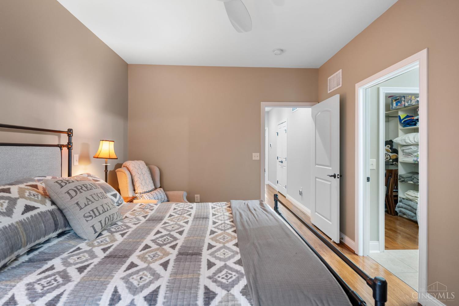 1464 Riverside Drive