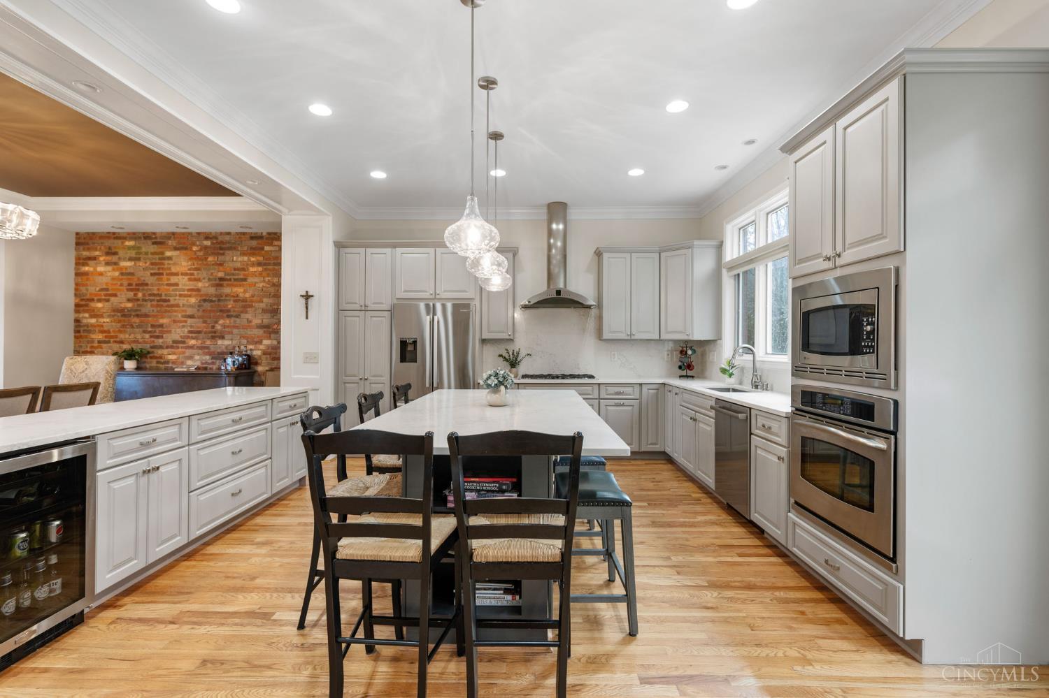 1464 Riverside Drive