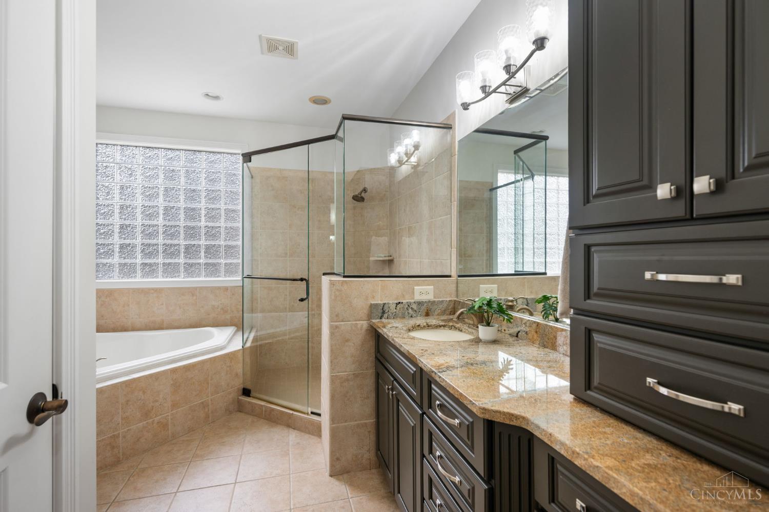 1464 Riverside Drive