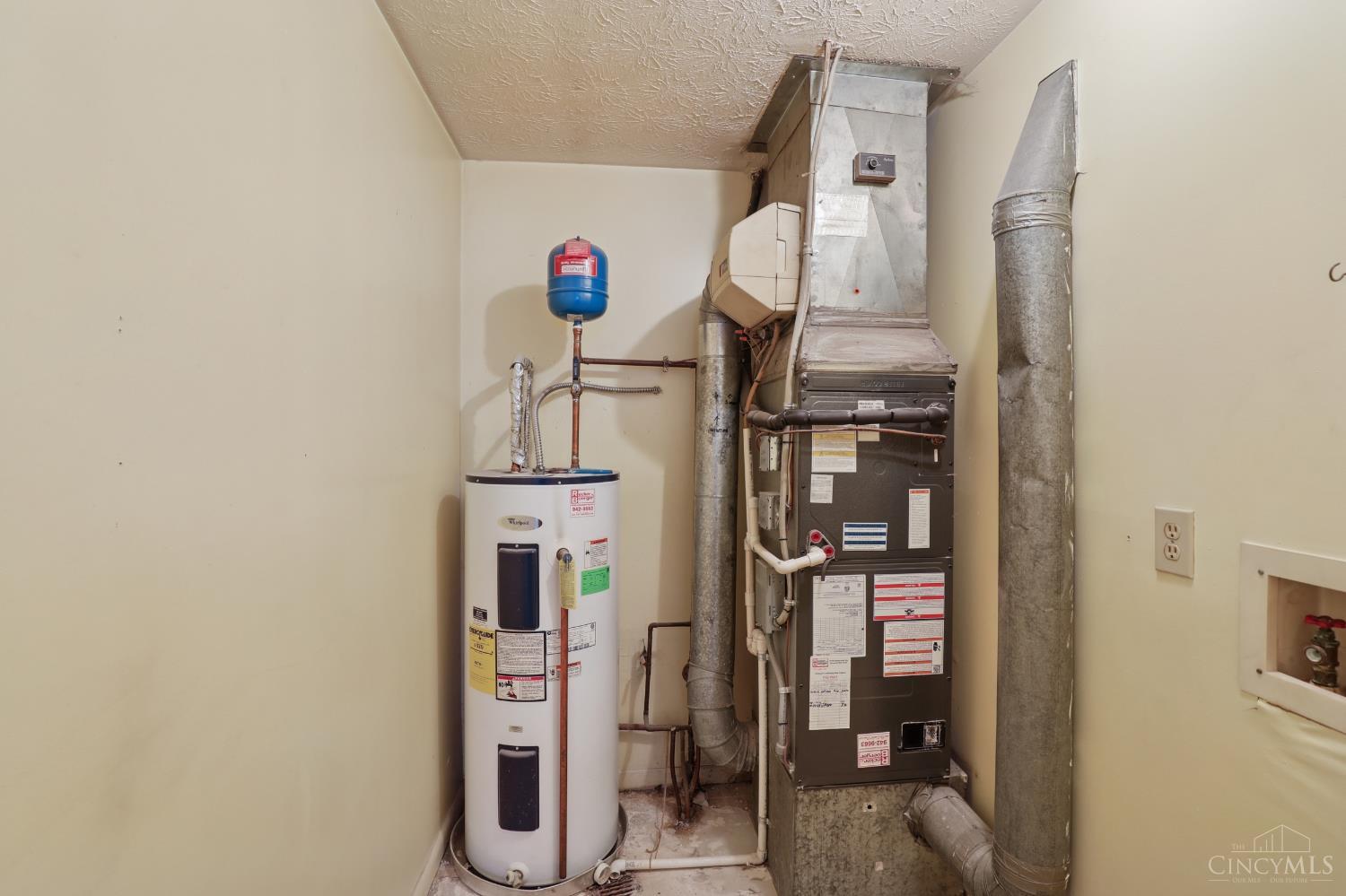 7109 Woodridge Drive