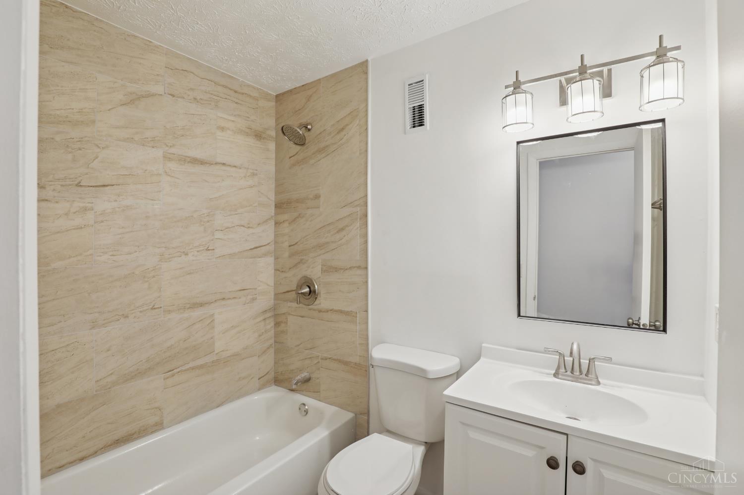 7109 Woodridge Drive