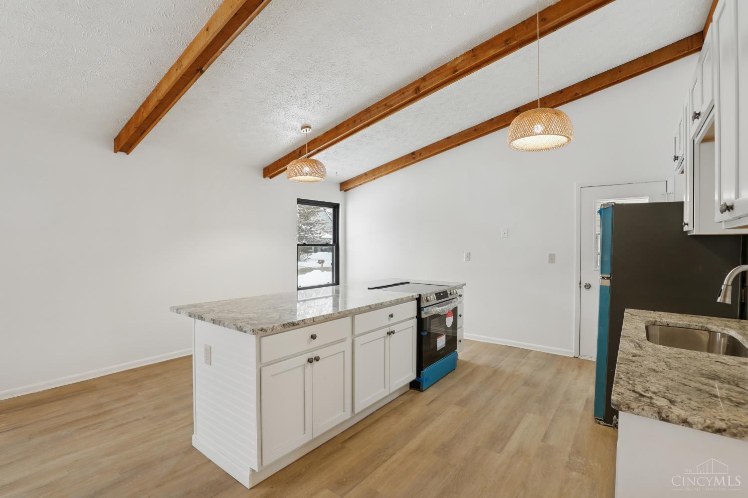 7109 Woodridge Drive