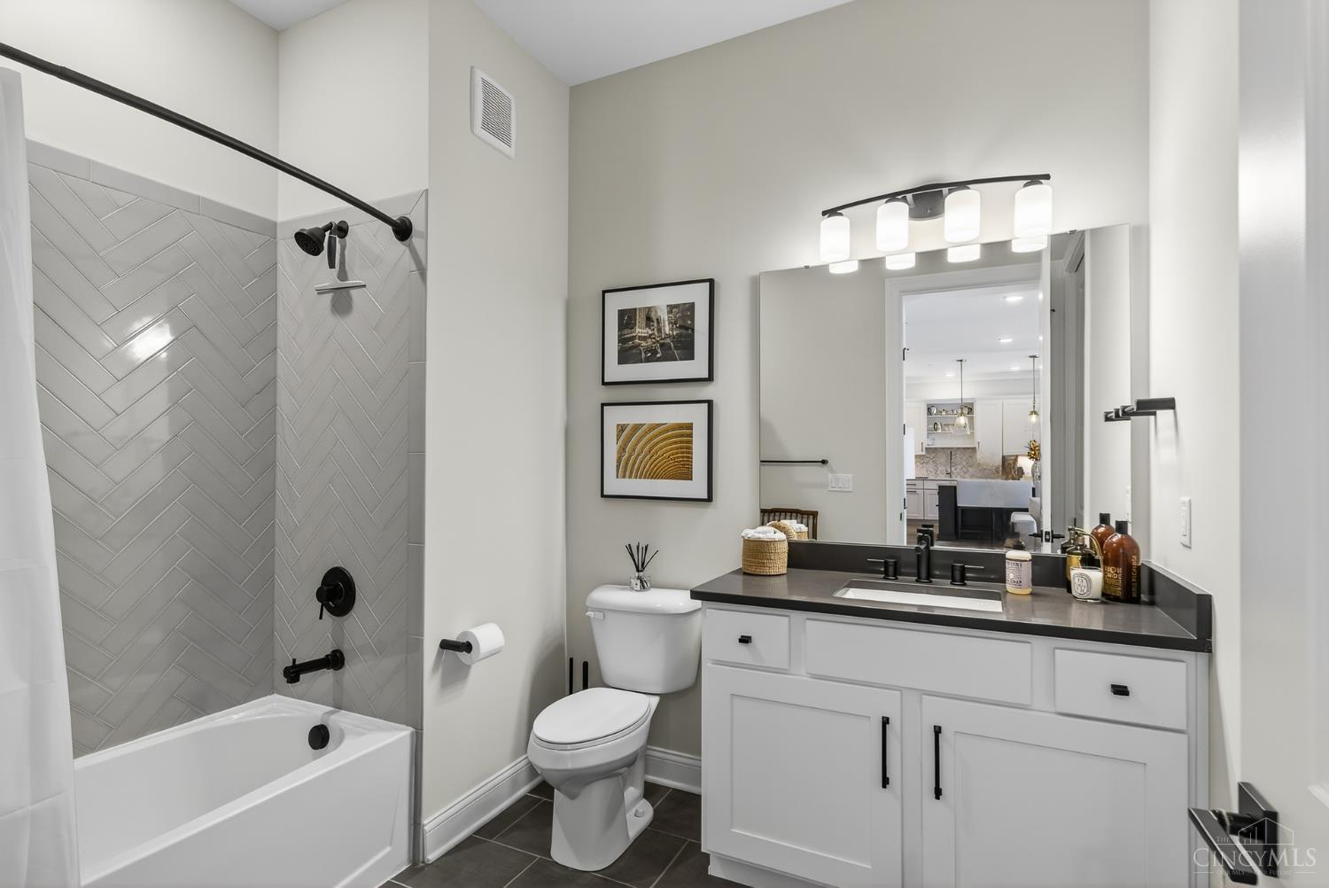 230 Vintage Club Drive 205