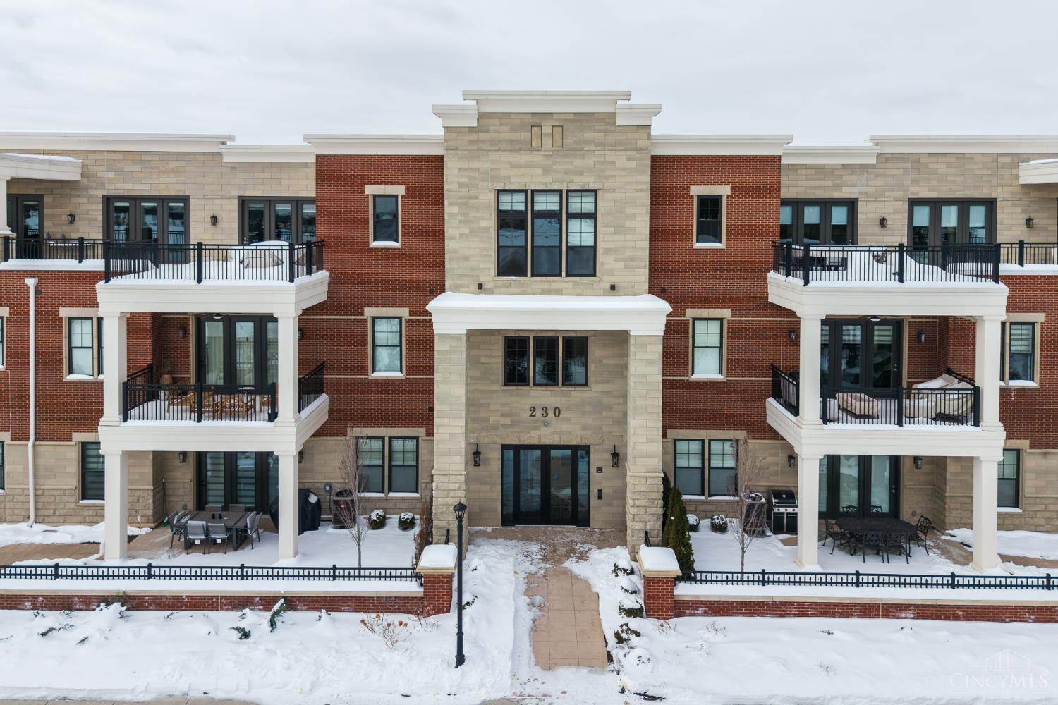 230 Vintage Club Drive 205