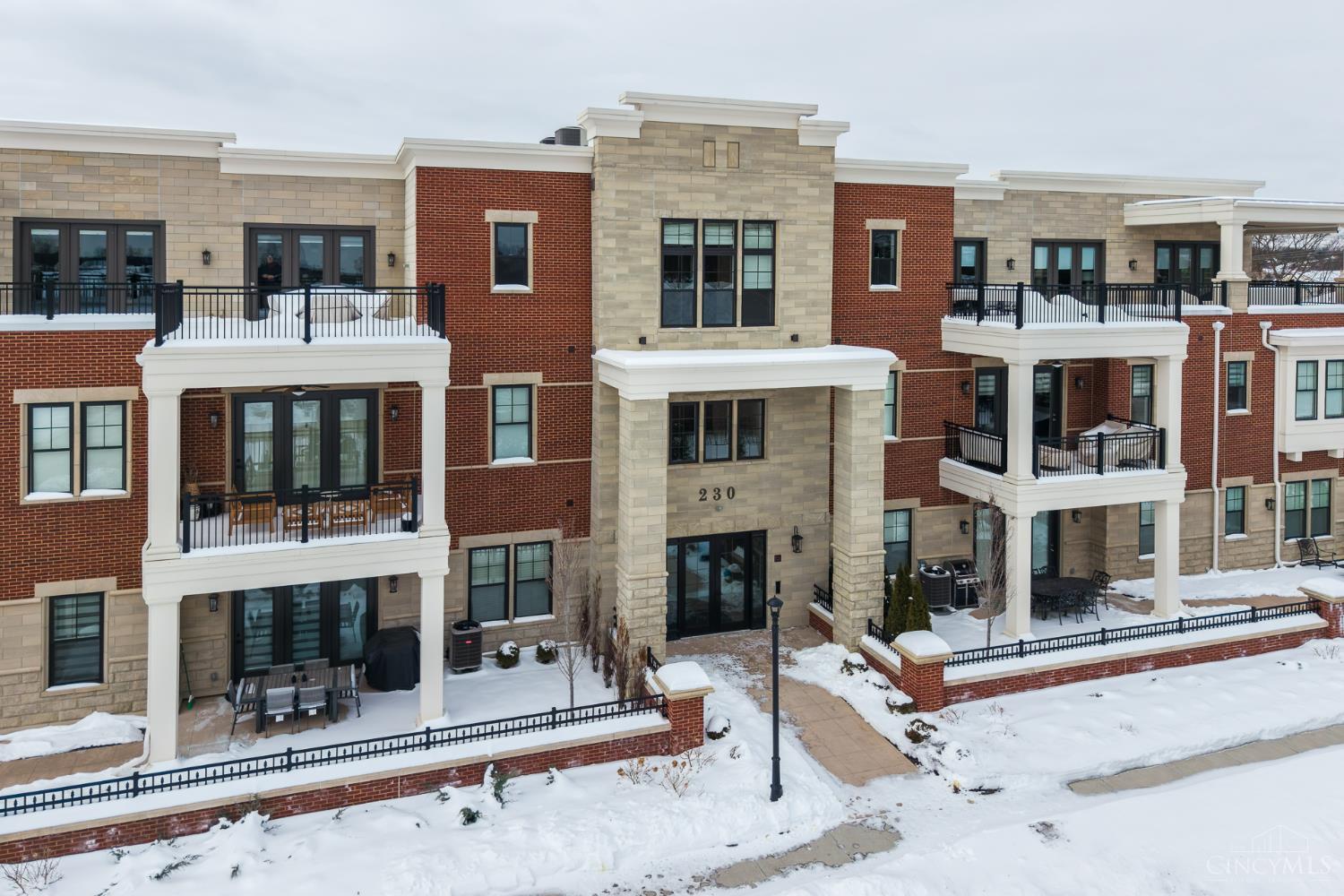 230 Vintage Club Drive 205