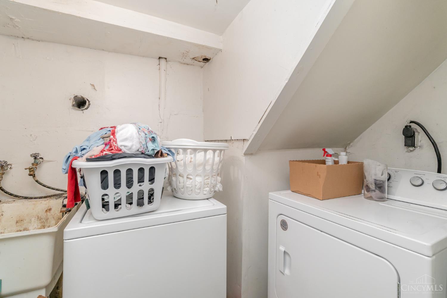 3954 Glencross Avenue