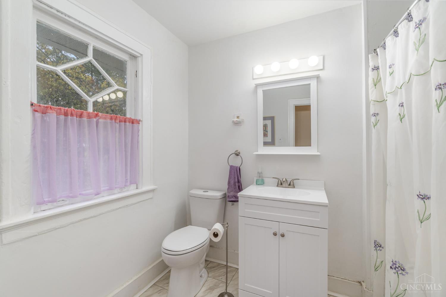 3954 Glencross Avenue