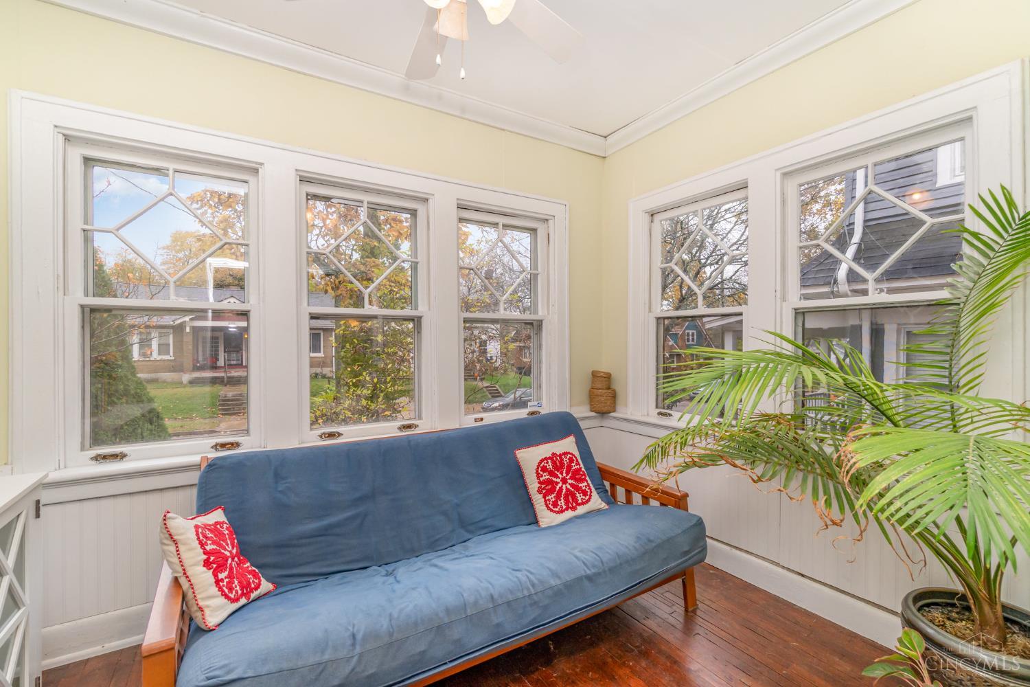 3954 Glencross Avenue