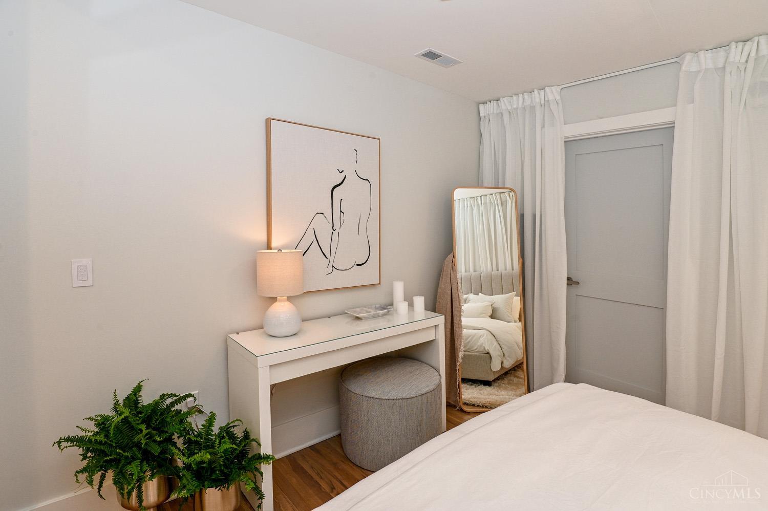 11 E Court Street 201