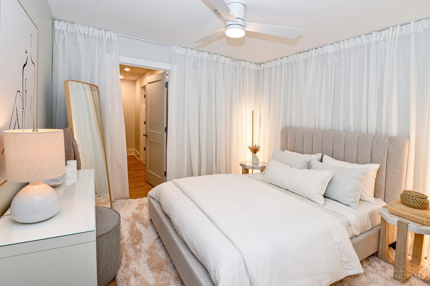 11 E Court Street 201