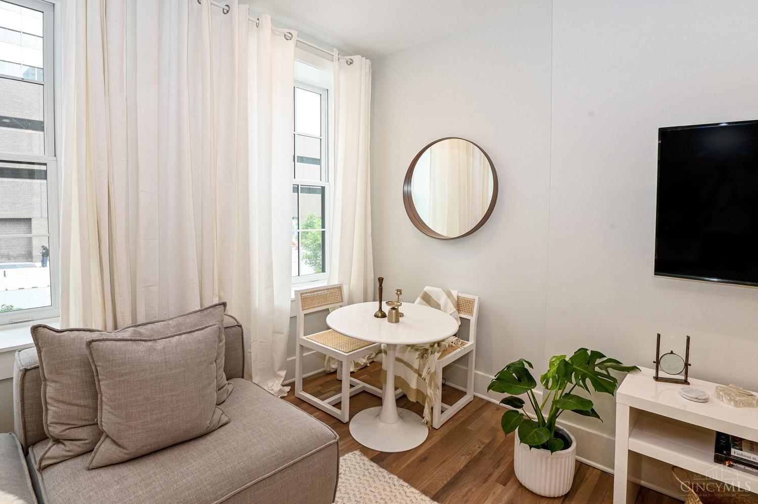 11 E Court Street 201