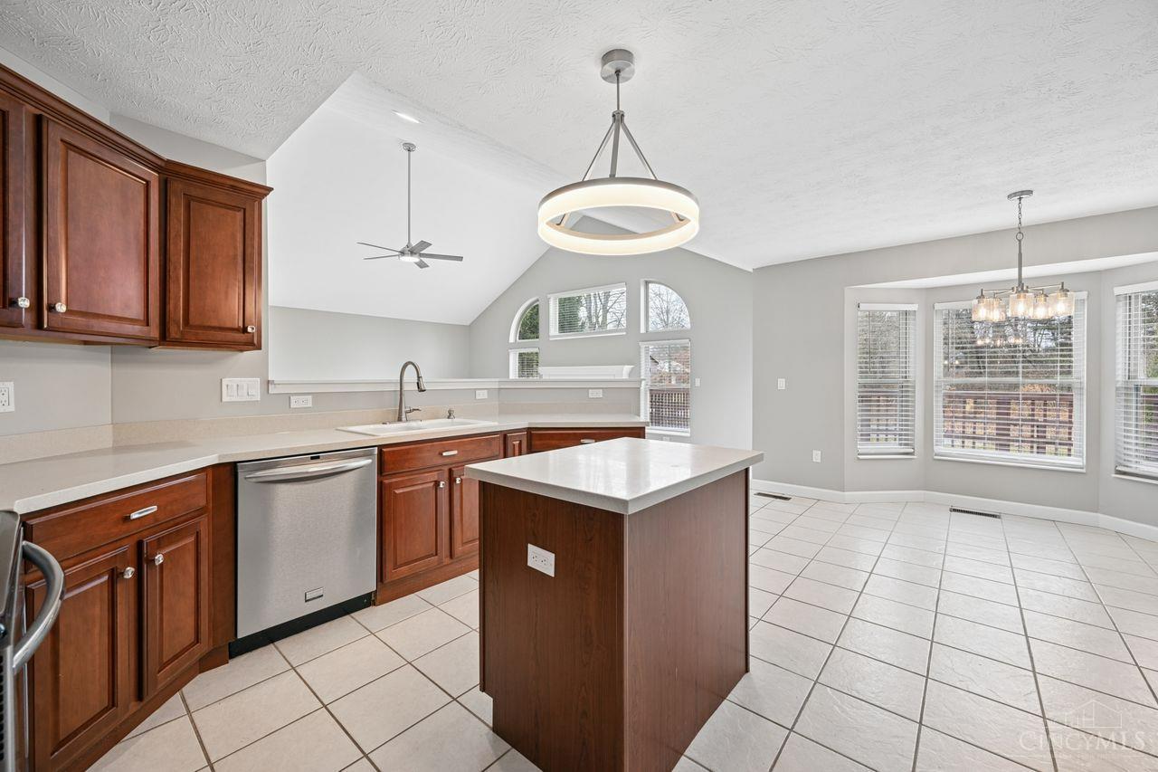 3653 Legend Oaks Drive