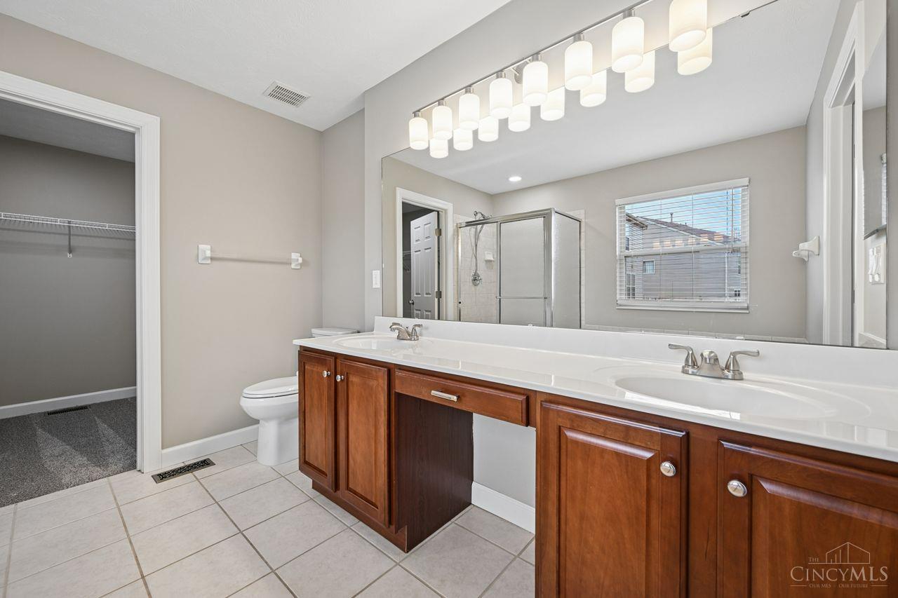 3653 Legend Oaks Drive