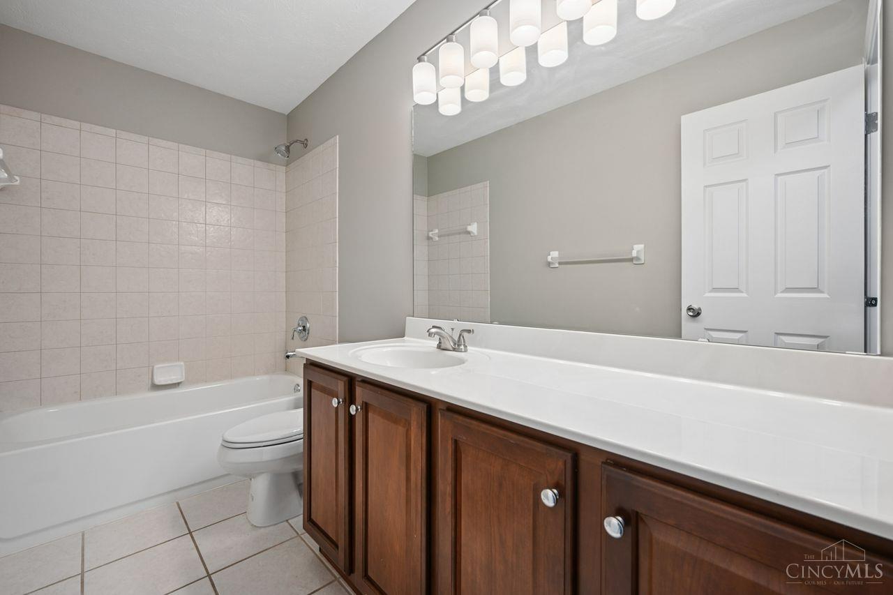 3653 Legend Oaks Drive