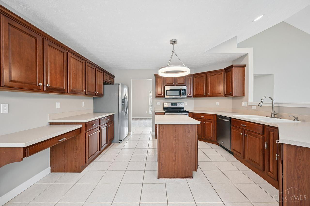 3653 Legend Oaks Drive