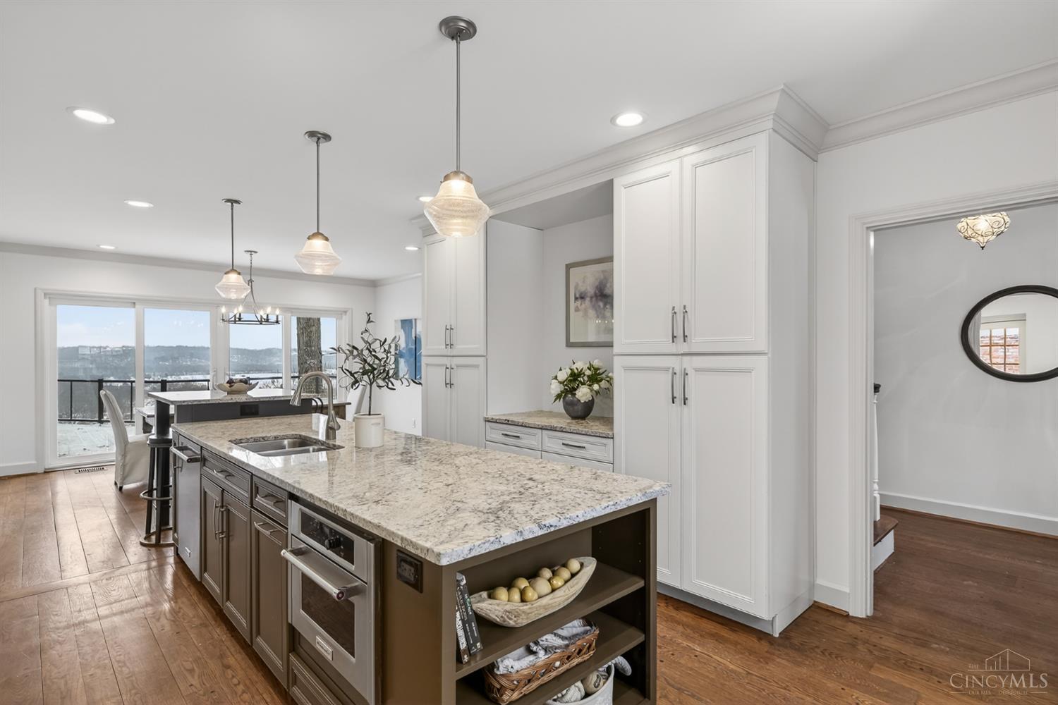 1002 Richwood Circle