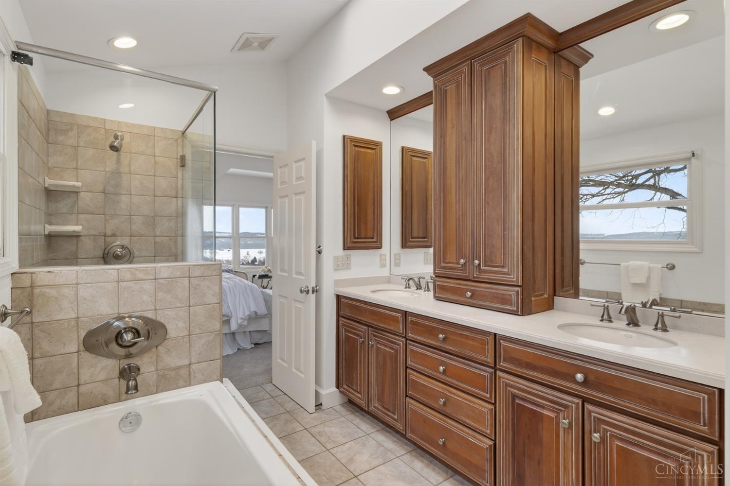 1002 Richwood Circle