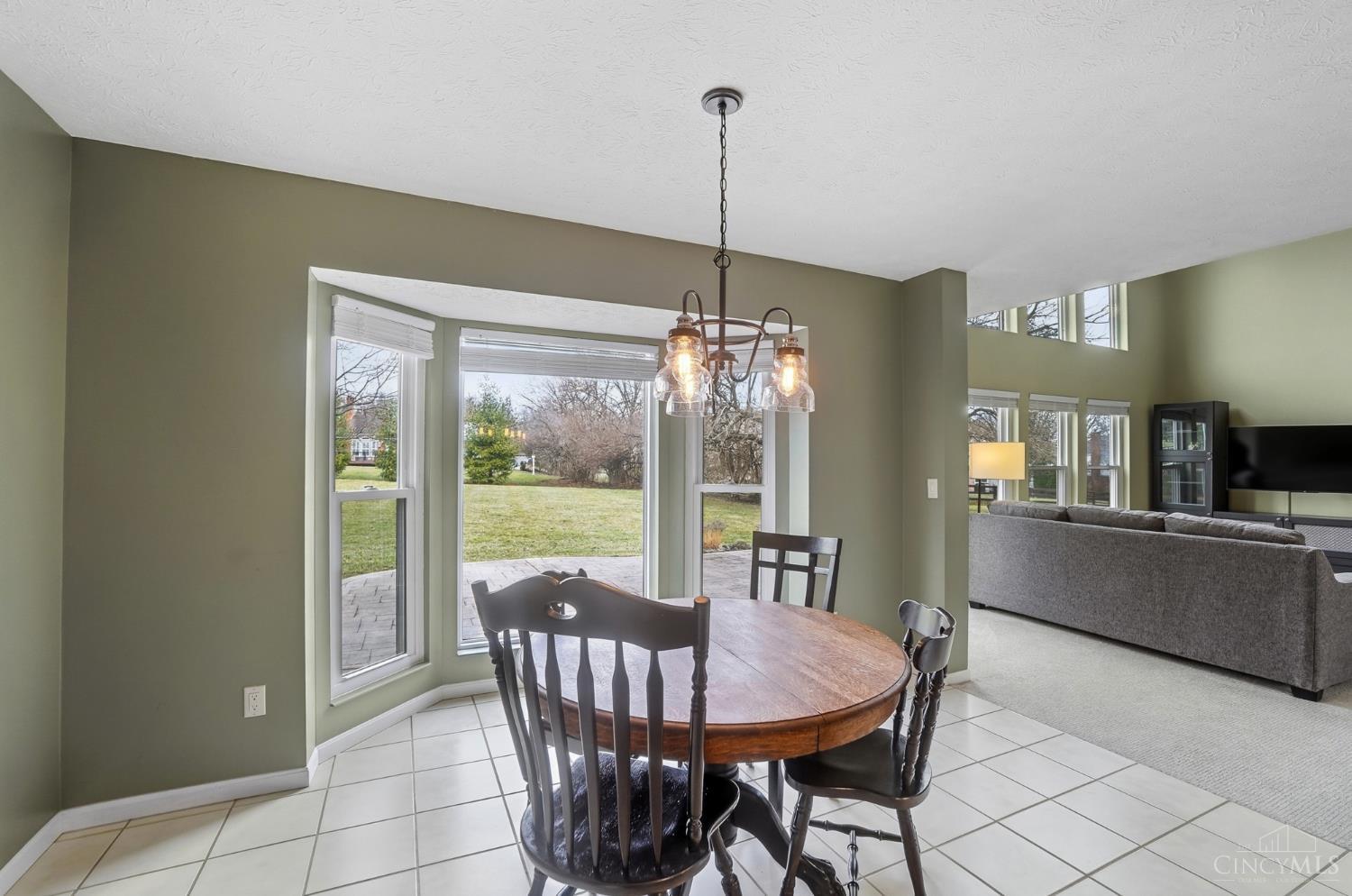 6238 Willow Crest Lane