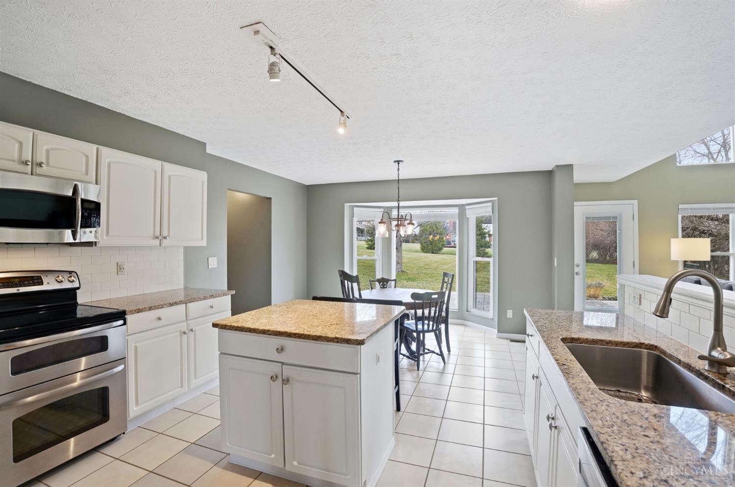 6238 Willow Crest Lane