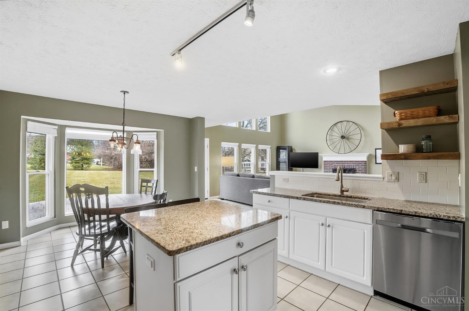 6238 Willow Crest Lane