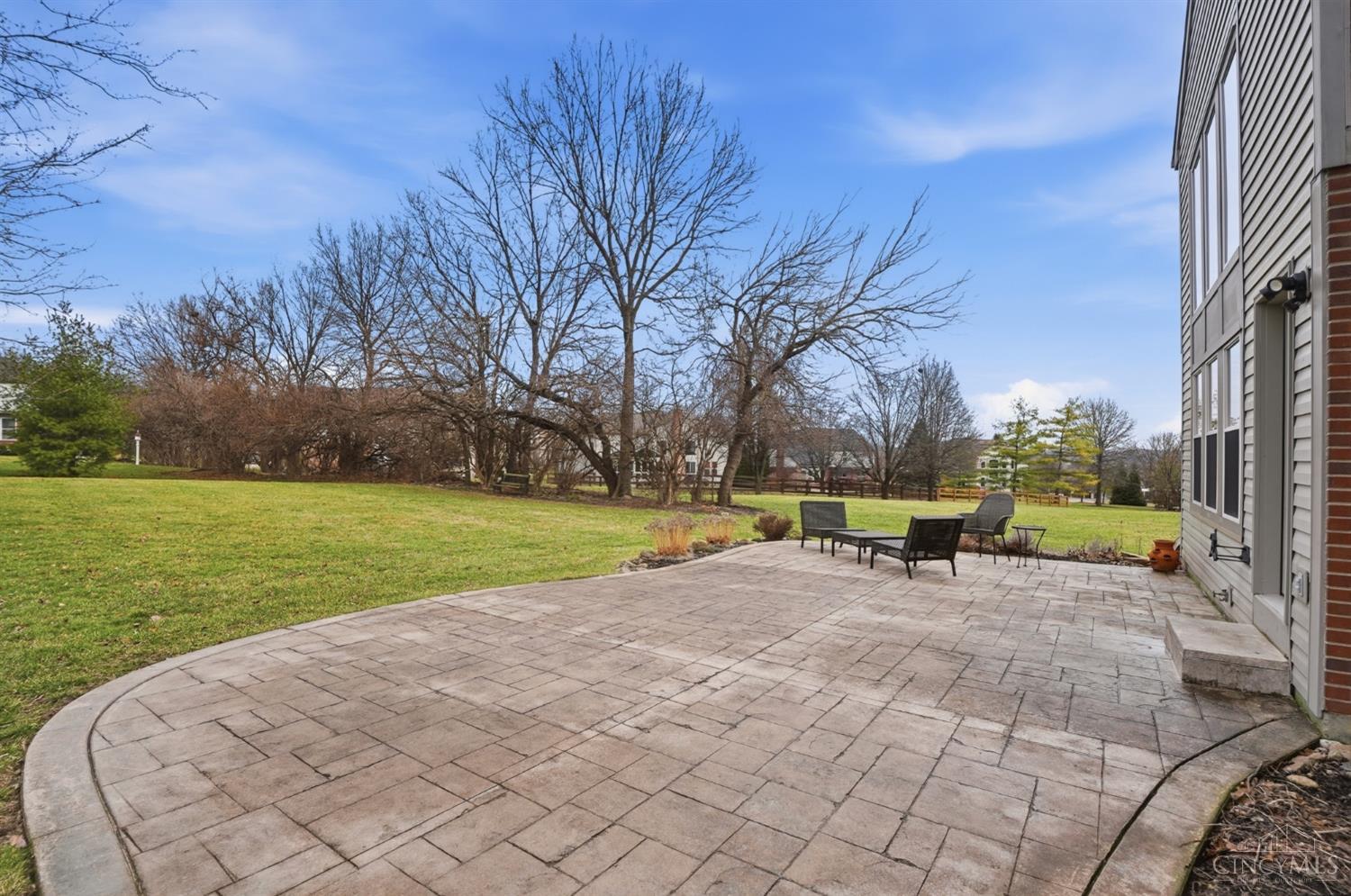 6238 Willow Crest Lane