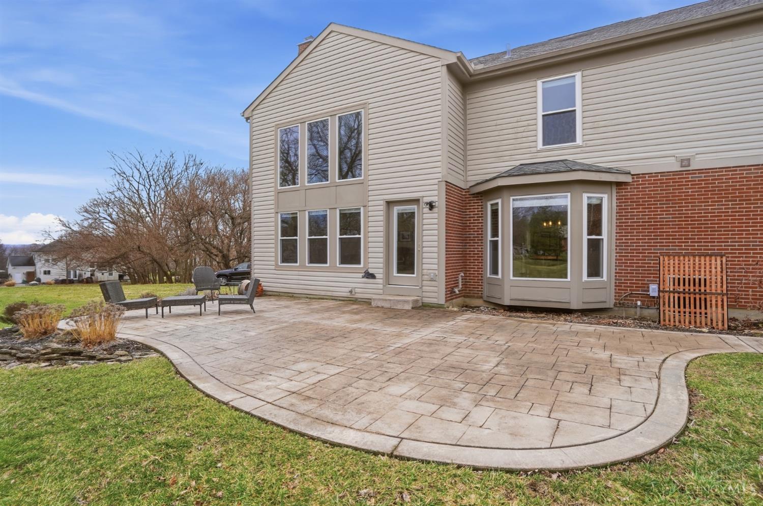 6238 Willow Crest Lane