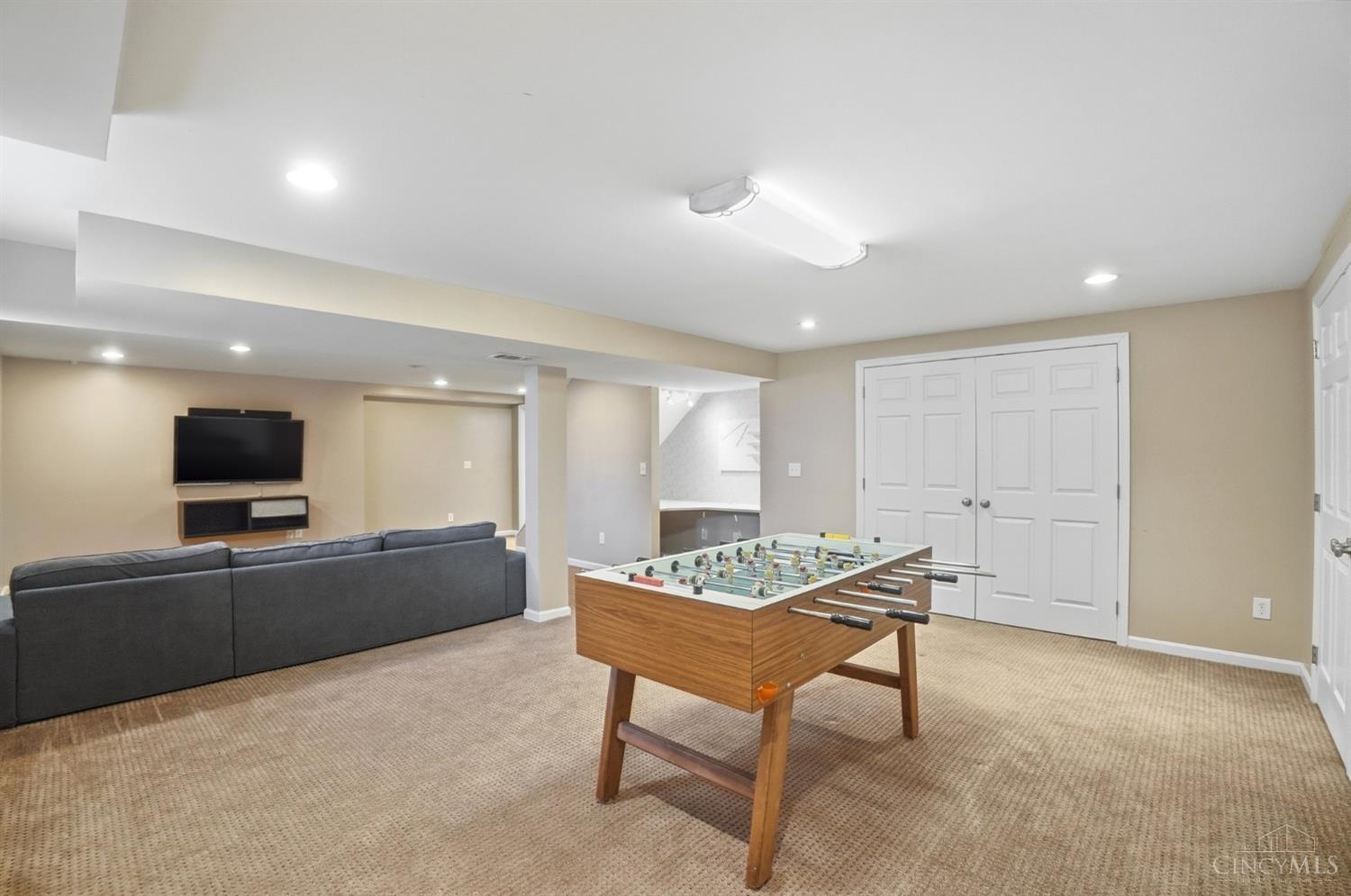 6238 Willow Crest Lane