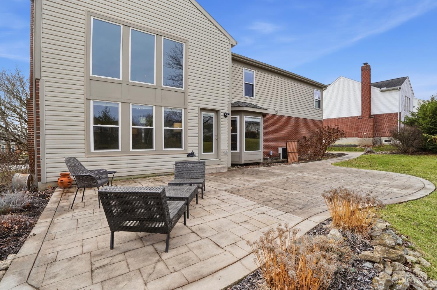 6238 Willow Crest Lane