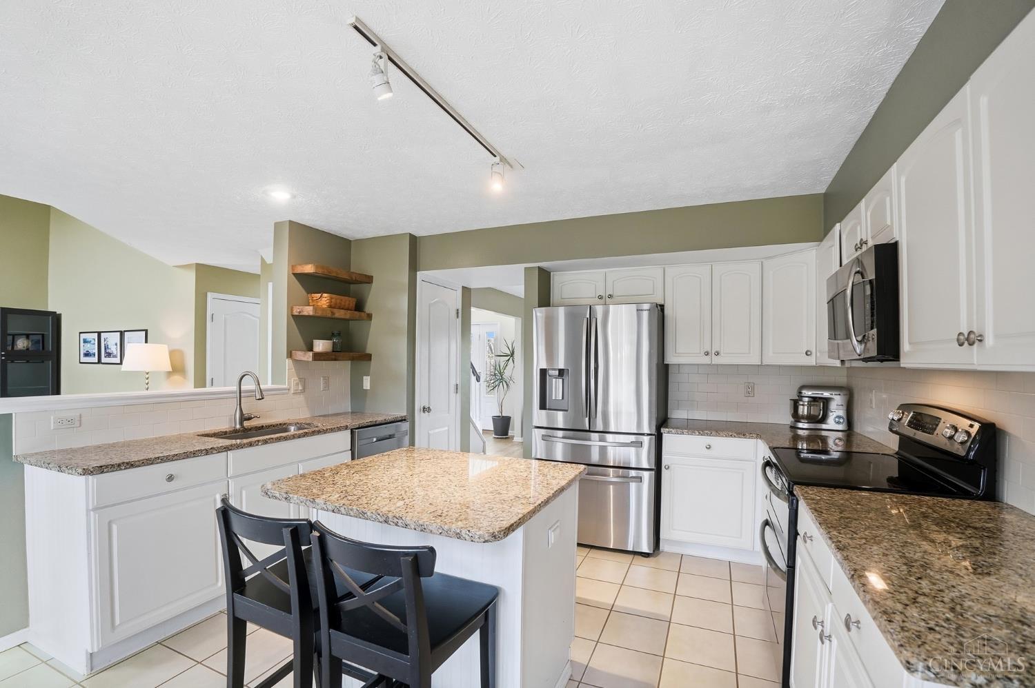 6238 Willow Crest Lane