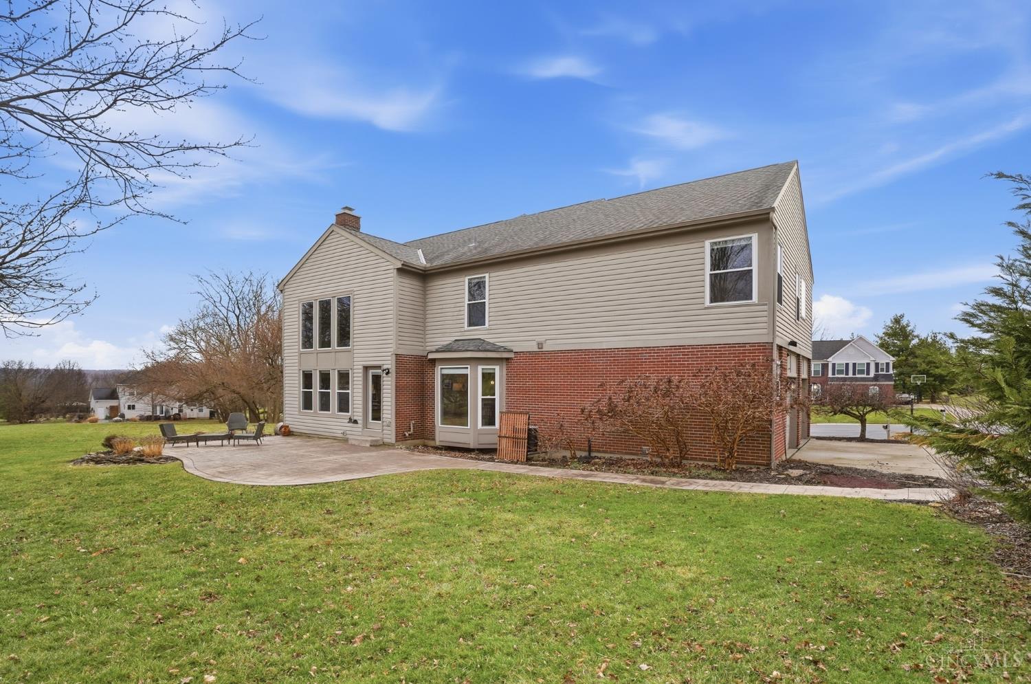 6238 Willow Crest Lane