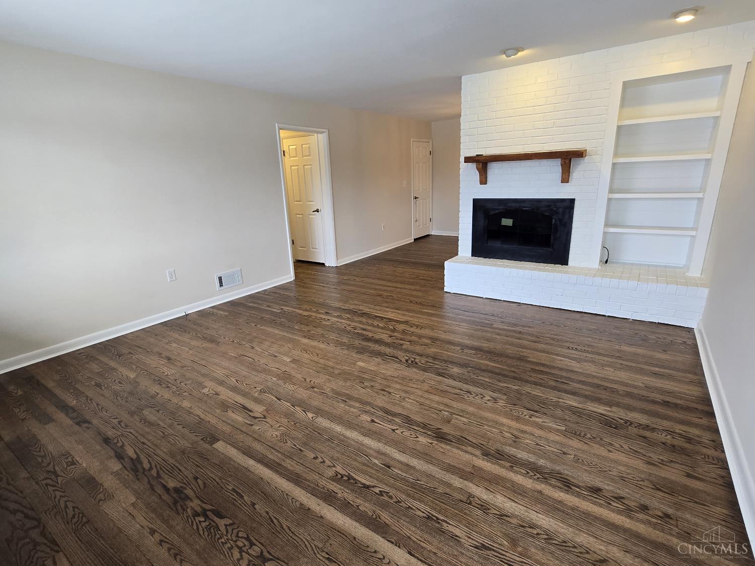 989 Indianwood Drive